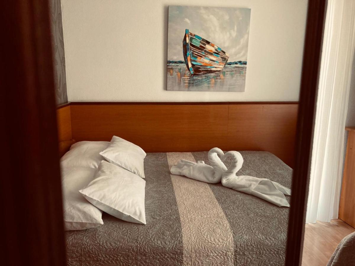 Sobe/Rooms Riva ザダル エクステリア 写真